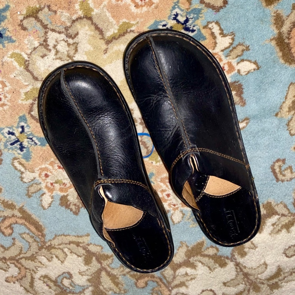 BORN BLACK LEATHER CLOGS / MULES SIZE 10 WOMANS EUC BORN BRAND
